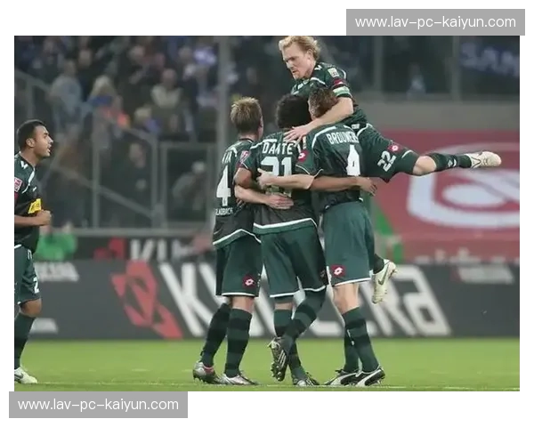 德甲2020：逆境中的荣耀与革新