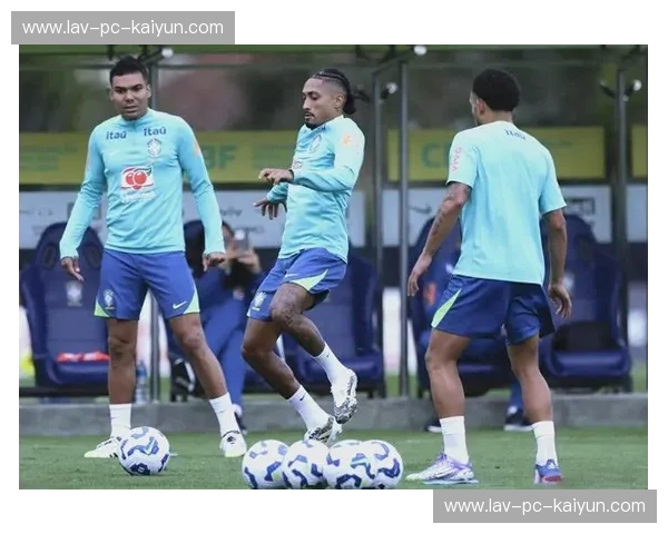 绿茵沙场，百年恩怨：当“宏伟之猴”遇上“三色军团”，谁才是巴西足球的灵魂？