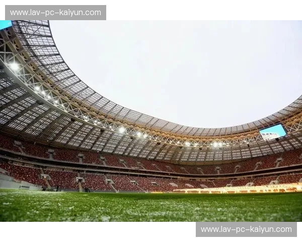 伯纳乌的荣耀与波兰雄鹰的翅膀:一场足球史诗的回响 伯纳乌的荣耀与波兰雄鹰的翅膀:一场足球史诗的回响